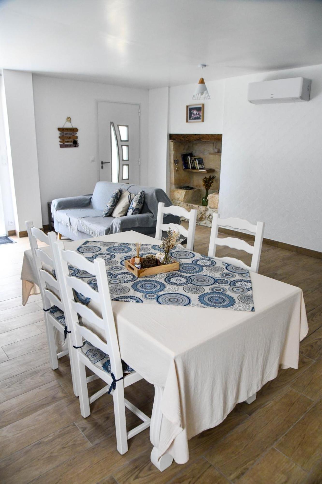 Gite De La Gardie Mensignac Exteriér fotografie